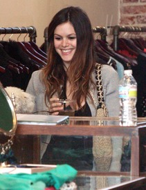 celebrity_paradise.com_TheElder_RachelBilson2010_04_01_OutAndAboutInLosFeliz16.jpg