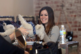 celebrity_paradise.com_TheElder_RachelBilson2010_04_01_OutAndAboutInLosFeliz26.jpg