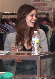 celebrity_paradise.com_TheElder_RachelBilson2010_04_01_OutAndAboutInLosFeliz8.jpg