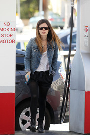 celebrity_paradise.com_TheElder_RachelBilson2010_04_05_LunchesinHollywood.jpg