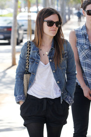 celebrity_paradise.com_TheElder_RachelBilson2010_04_05_LunchesinHollywood2.jpg