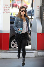 celebrity_paradise.com_TheElder_RachelBilson2010_04_05_LunchesinHollywood4.jpg