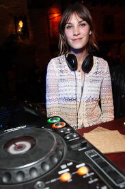 Alexa_Chung_LOFT_Launches_Style_Studio_NYC_04_14_2010_002.jpg