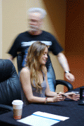 th_e57bd077176056.gif