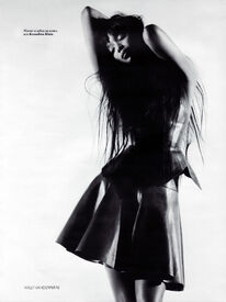 NaomiCampbellbyWillyVanderperreVogueRussia_03.jpg