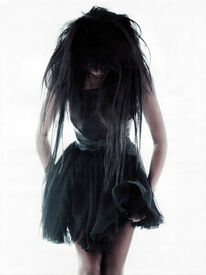 NaomiCampbellbyWillyVanderperreVogueRussia_05.jpg