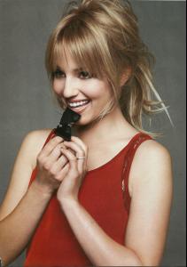 77274_Dianna_Agron_Sugar_February_20115_122_93lo.jpg