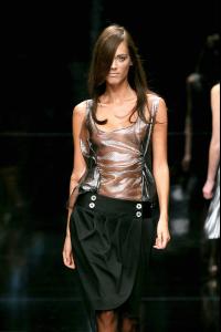 95612_celebrity_city_Paola_Frani_Milano_S_S_07_211_123_354lo.jpg