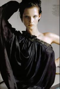 55789_Vogue_Esp_Mar07_MB_04_122_42lo.JPG