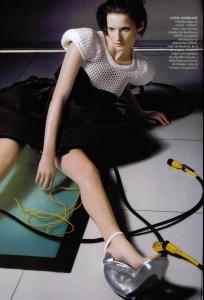 55791_Vogue_Esp_Mar07_MB_05_122_10lo.JPG