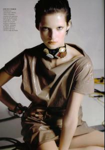 55865_Vogue_Esp_Mar07_MB_07_122_242lo.JPG