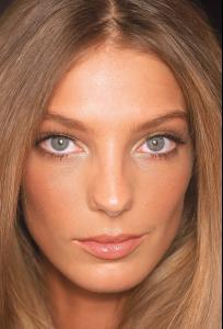 47516_Various_Shows_Milan_S_S_05_Celebrity_City_BS_321_123_1135lo.jpg