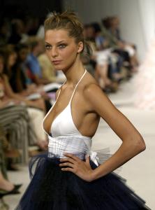 IsaacMizrahiFW2004_05_13.jpg