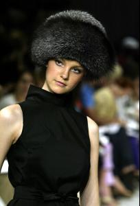 IsaacMizrahiFW2004_05_16.jpg