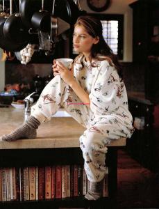 Laetitia_Casta_Victoria_s_Secret_Young_VS__25_.jpg