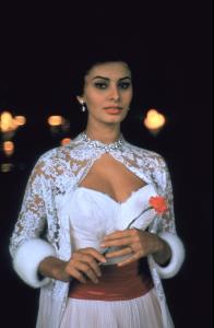 21410_LOREN148_122_942lo.jpg