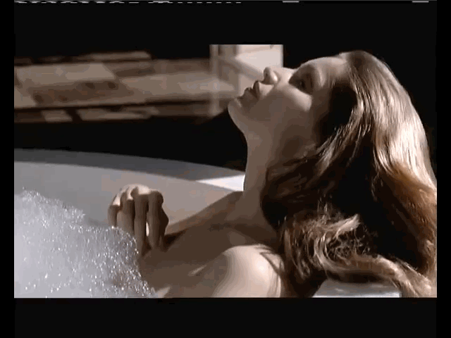 Laetitia_Casta_LOreal1.gif