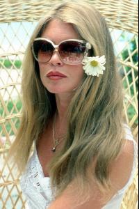 600full_brigitte_bardot.jpg