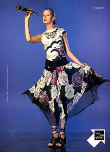 71138_karolina_kurkova_saks_12_122_86lo.jpg