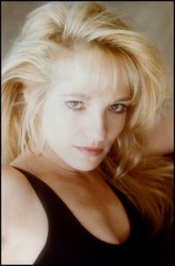 ellen_barkin_001.jpg