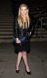 Tikipeter_Abigail_Breslin_Vanity_Fair_Party_1_020.jpg