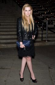 Tikipeter_Abigail_Breslin_Vanity_Fair_Party_1_025.jpg