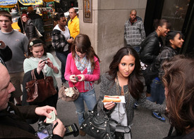 celeb-city.org-The_Elder-Adrienne_Bailon_2009-04-08_-_Departs_MTV_Studios_in_NY_1143.jpg