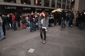 celeb-city.org-The_Elder-Adrienne_Bailon_2009-04-08_-_Departs_MTV_Studios_in_NY_1176.jpg