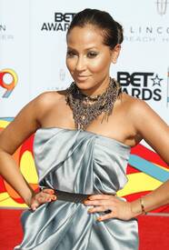 celeb-city.org-The_Elder-Adrienne_Bailon_2009-06-28_-_2009_BET_Awards_537.jpg