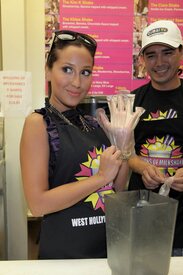 celebrity-paradise.com-The_Elder-Adrienne_Bailon_2009-11-06_-_visits_Millions_of_Milkshakes_in_LA_6139.jpg