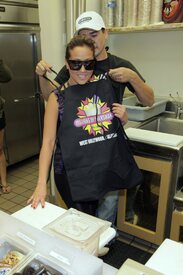 celebrity-paradise.com-The_Elder-Adrienne_Bailon_2009-11-06_-_visits_Millions_of_Milkshakes_in_LA_647.jpg