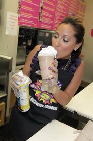 celebrity-paradise.com-The_Elder-Adrienne_Bailon_2009-11-06_-_visits_Millions_of_Milkshakes_in_LA_8370.jpg