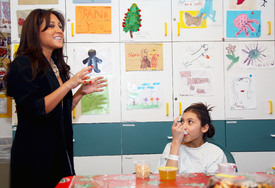 celebrity-paradise.com-The_Elder-Adrienne_Bailon_2009-12-23_-_Visits_Children_At_The_Beth_Israel_Medical_Center_8246.jpg