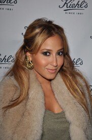 celebrity_paradise.com_TheElder_AdrienneBailon2010_09_10_KiehlsFashionNightOutinNYC2.jpg