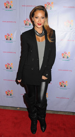 celebrity_paradise.com_TheElder_AdrienneBailon2010_11_06_17thAnnualKidsforKidsCarnivalinNY3.jpg