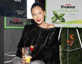 celebrity_paradise.com_TheElder_AdrienneBailon2010_12_08_attheTridentVitalitylaunchinNewYork6.jpg