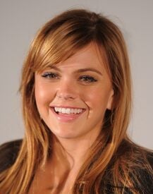 Tikipeter_Aimee_Teegarden_Cast_Meet_April_22_1_001.jpg