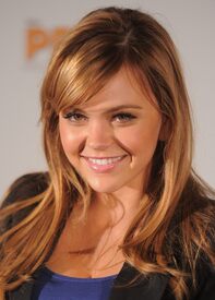 Tikipeter_Aimee_Teegarden_Cast_Meet_April_22_1_002.jpg