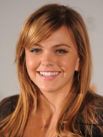 Tikipeter_Aimee_Teegarden_Cast_Meet_April_22_1_003.jpg