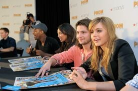 Tikipeter_Aimee_Teegarden_Cast_Meet_April_22_1_038.jpg