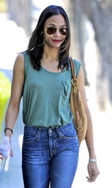 Tikipeter_Zoe_Saldana_leaves_a_meeting_in_Beverly_Hills_001.jpg