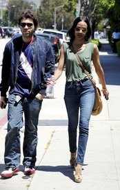 Tikipeter_Zoe_Saldana_leaves_a_meeting_in_Beverly_Hills_010.jpg