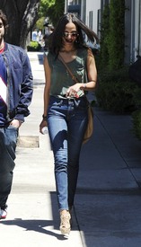 Tikipeter_Zoe_Saldana_leaves_a_meeting_in_Beverly_Hills_011.jpg