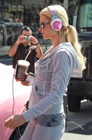 celebrity_paradise.com_TheElder_ParisHilton2011_03_31_workoutatEquinoxgyminWestHollywood16.jpg