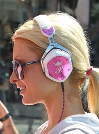 celebrity_paradise.com_TheElder_ParisHilton2011_03_31_workoutatEquinoxgyminWestHollywood18.jpg