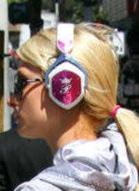 th_celebrity_paradise.com_TheElder_ParisHilton2011_03_31_workoutatEquinoxgyminWestHollywood26.JPG