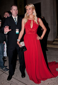 celebrity_paradise.com_TheElder_ParisHilton2011_04_04_OxygenUpfrontafterparty3.jpg