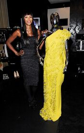 Tikipeter_Naomi_Campbell_Pop_Up_Store_Launch_in_Aid_of_Fashion_For_Relief_034.jpg