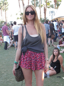 06297_celebrity_paradise.comWhitneyPort_TheElder_7_122_659lo.jpg