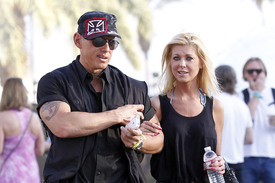 62188_celebrity_paradise.com_TheElder_TaraReid13_122_18lo.jpg